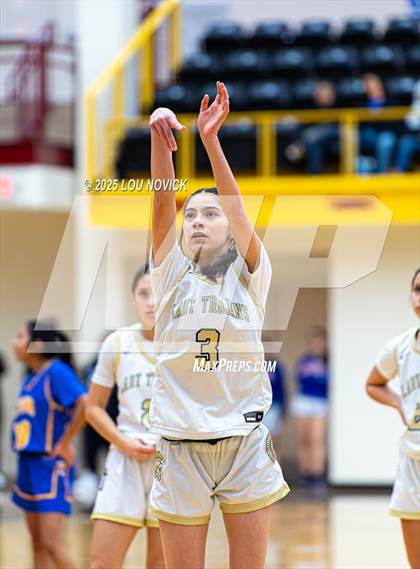 Thumbnail 3 in Mesa Vista vs. Cuba (Lady Braves Invite at Santa Fe Indian School) photogallery.