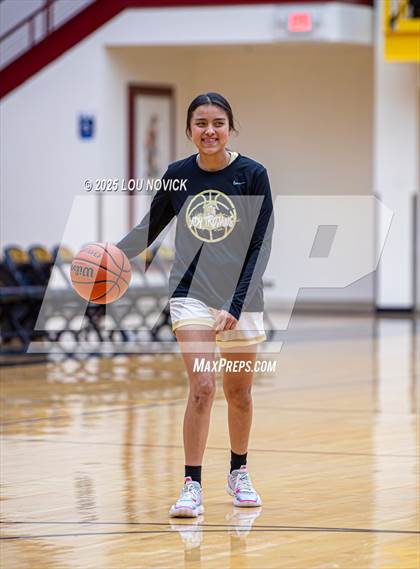Thumbnail 1 in Mesa Vista vs. Cuba (Lady Braves Invite at Santa Fe Indian School) photogallery.