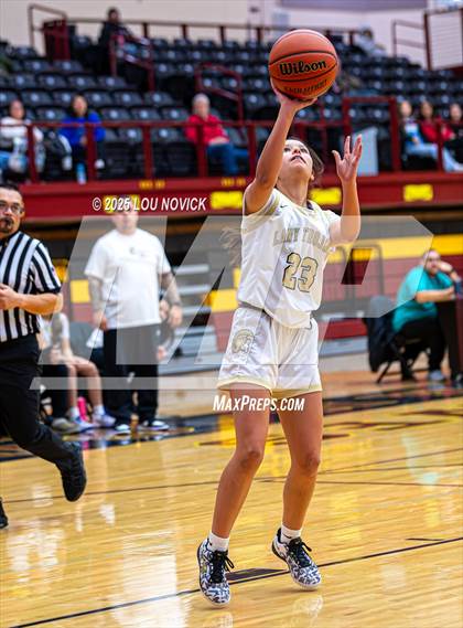 Thumbnail 2 in Mesa Vista vs. Cuba (Lady Braves Invite at Santa Fe Indian School) photogallery.