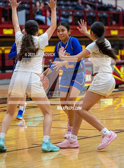 Thumbnail 2 in Mesa Vista vs. Cuba (Lady Braves Invite at Santa Fe Indian School) photogallery.