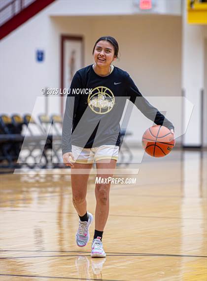 Thumbnail 2 in Mesa Vista vs. Cuba (Lady Braves Invite at Santa Fe Indian School) photogallery.