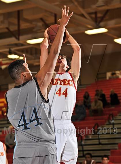 Thumbnail 2 in Villa Park vs. Palm Desert (MaxPreps Holiday Classic) photogallery.