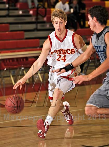Thumbnail 3 in Villa Park vs. Palm Desert (MaxPreps Holiday Classic) photogallery.