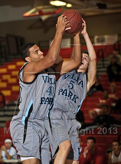 Thumbnail 2 in Villa Park vs. Palm Desert (MaxPreps Holiday Classic) photogallery.