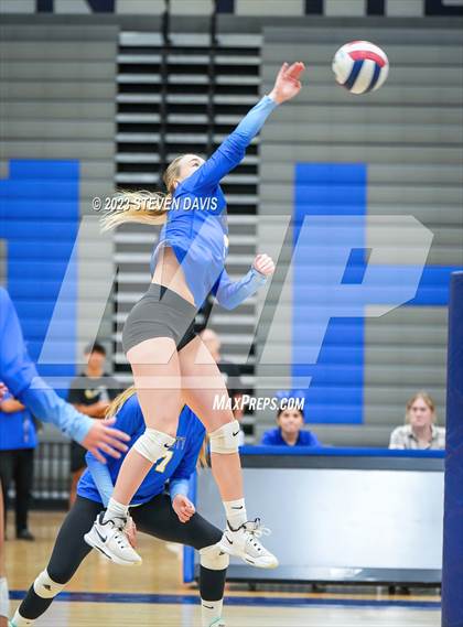 Thumbnail 2 in Mesquite vs Prescott photogallery.