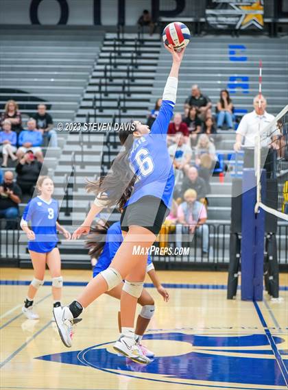 Thumbnail 3 in Mesquite vs Prescott photogallery.