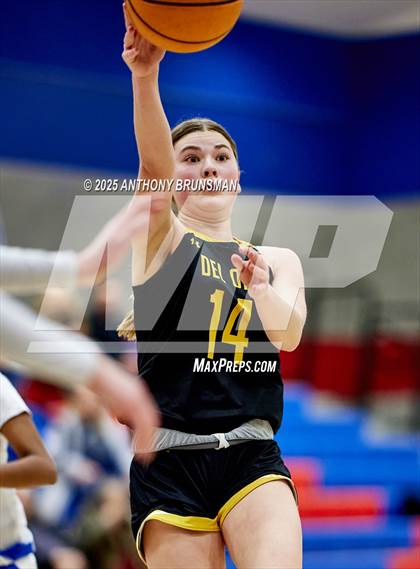 Thumbnail 1 in Del Oro @ Folsom photogallery.
