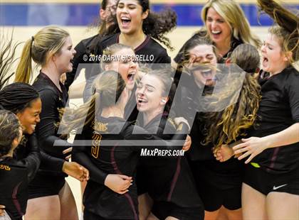 Thumbnail 1 in Hamilton vs. Mountain Pointe (AIA Division 6A Semifinal Playoff) photogallery.