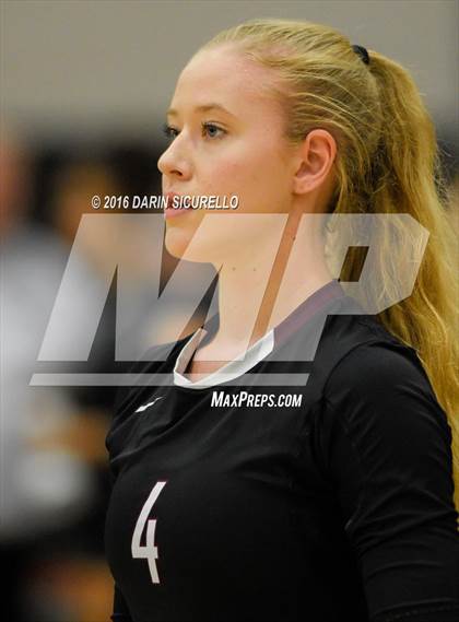 Thumbnail 2 in Hamilton vs. Mountain Pointe (AIA Division 6A Semifinal Playoff) photogallery.