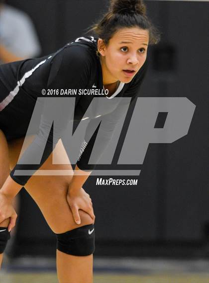 Thumbnail 1 in Hamilton vs. Mountain Pointe (AIA Division 6A Semifinal Playoff) photogallery.