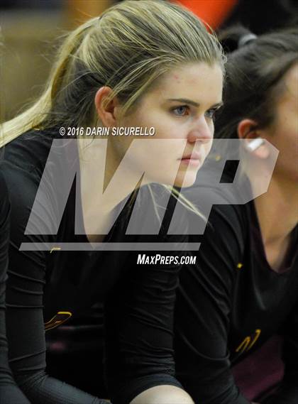 Thumbnail 2 in Hamilton vs. Mountain Pointe (AIA Division 6A Semifinal Playoff) photogallery.