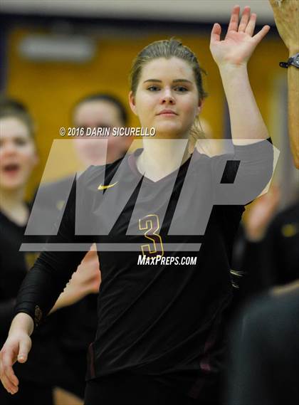 Thumbnail 1 in Hamilton vs. Mountain Pointe (AIA Division 6A Semifinal Playoff) photogallery.