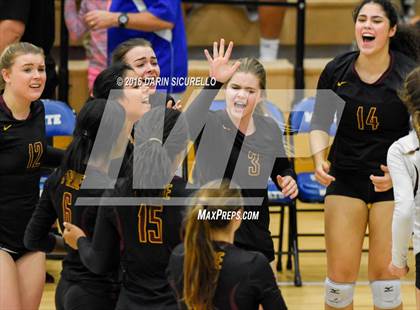 Thumbnail 1 in Hamilton vs. Mountain Pointe (AIA Division 6A Semifinal Playoff) photogallery.