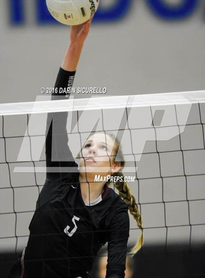 Thumbnail 1 in Hamilton vs. Mountain Pointe (AIA Division 6A Semifinal Playoff) photogallery.