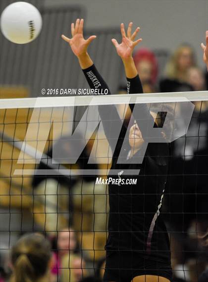 Thumbnail 1 in Hamilton vs. Mountain Pointe (AIA Division 6A Semifinal Playoff) photogallery.