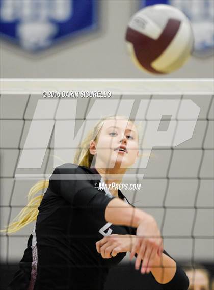 Thumbnail 2 in Hamilton vs. Mountain Pointe (AIA Division 6A Semifinal Playoff) photogallery.