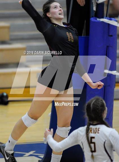 Thumbnail 2 in Hamilton vs. Mountain Pointe (AIA Division 6A Semifinal Playoff) photogallery.