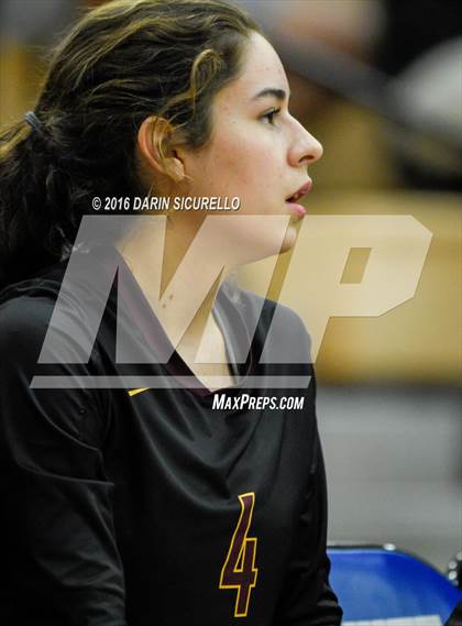 Thumbnail 1 in Hamilton vs. Mountain Pointe (AIA Division 6A Semifinal Playoff) photogallery.