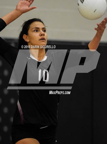 Thumbnail 2 in Hamilton vs. Mountain Pointe (AIA Division 6A Semifinal Playoff) photogallery.