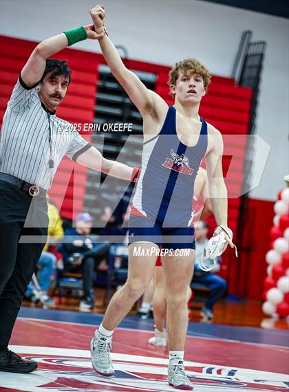Thumbnail 3 in Smithtown West @ Smithtown East photogallery.