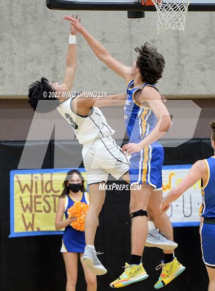 Thumbnail 2 in El Toro @ Aliso Niguel photogallery.