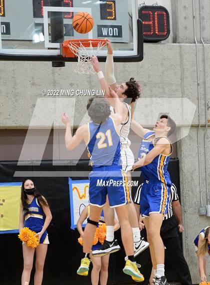 Thumbnail 3 in El Toro @ Aliso Niguel photogallery.