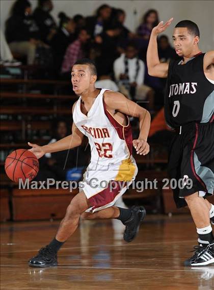 Thumbnail 2 in Natomas vs. Encina (St. Hope Holiday Classic) photogallery.