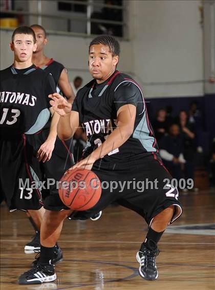 Thumbnail 3 in Natomas vs. Encina (St. Hope Holiday Classic) photogallery.