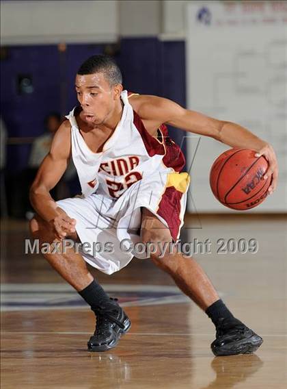 Thumbnail 1 in Natomas vs. Encina (St. Hope Holiday Classic) photogallery.