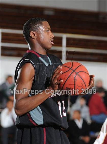 Thumbnail 3 in Natomas vs. Encina (St. Hope Holiday Classic) photogallery.