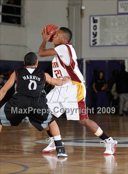 Thumbnail 3 in Natomas vs. Encina (St. Hope Holiday Classic) photogallery.