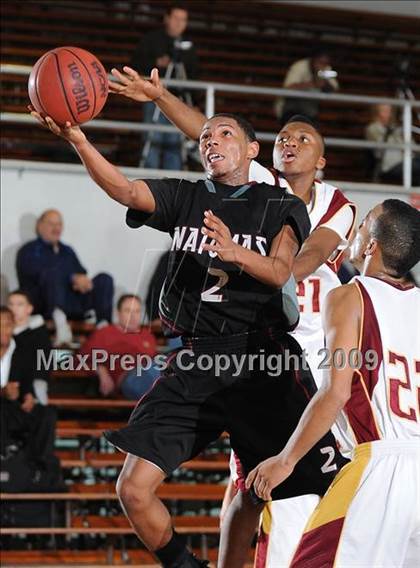 Thumbnail 2 in Natomas vs. Encina (St. Hope Holiday Classic) photogallery.