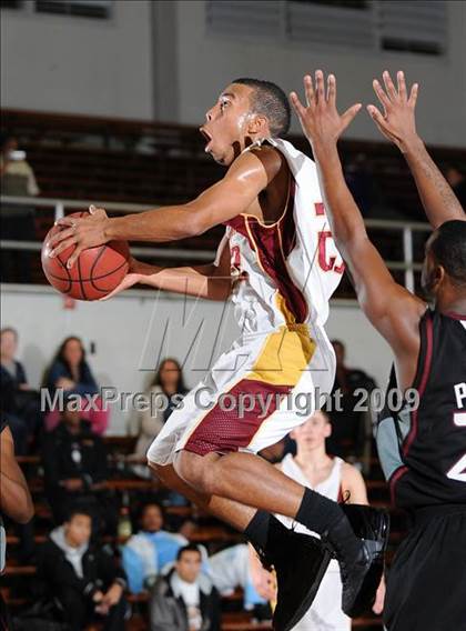 Thumbnail 1 in Natomas vs. Encina (St. Hope Holiday Classic) photogallery.