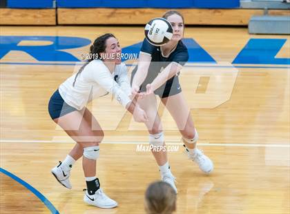 Thumbnail 2 in Cathedral vs New Castle (IHSAA 4A Regional Semifinal) photogallery.