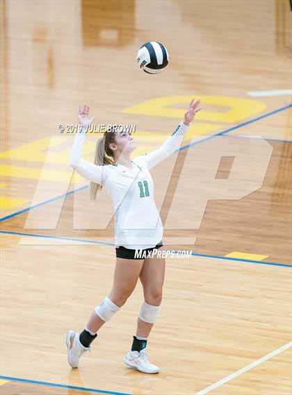 Thumbnail 1 in Cathedral vs New Castle (IHSAA 4A Regional Semifinal) photogallery.