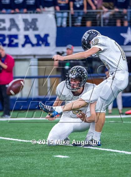 Thumbnail 2 in  The Colony vs. Wylie East (UIL 5A Bi-District)  photogallery.