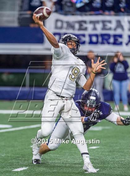 Thumbnail 3 in  The Colony vs. Wylie East (UIL 5A Bi-District)  photogallery.