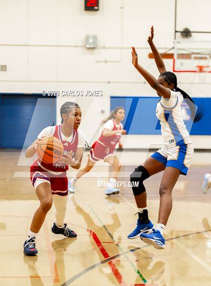 Thumbnail 3 in George Washington Prep @ Crenshaw photogallery.