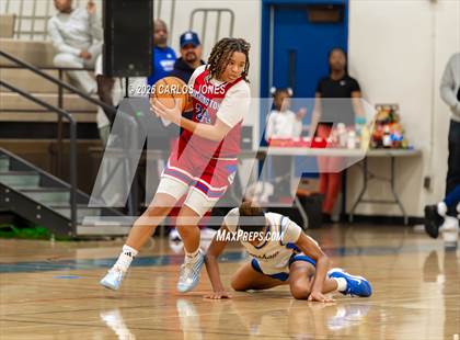 Thumbnail 2 in George Washington Prep @ Crenshaw photogallery.