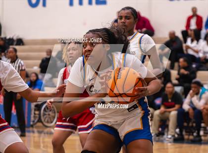 Thumbnail 2 in George Washington Prep @ Crenshaw photogallery.