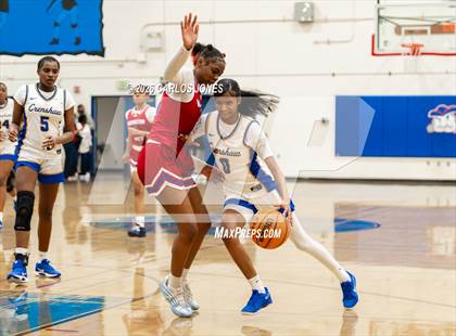 Thumbnail 1 in George Washington Prep @ Crenshaw photogallery.