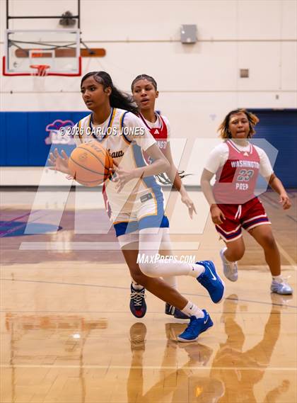 Thumbnail 1 in George Washington Prep @ Crenshaw photogallery.