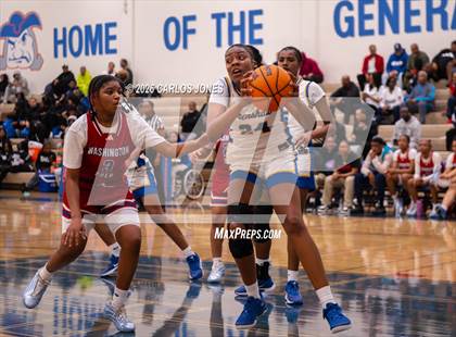 Thumbnail 1 in George Washington Prep @ Crenshaw photogallery.