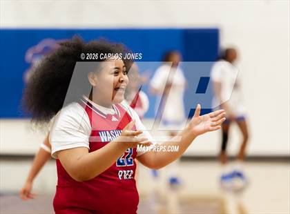Thumbnail 2 in George Washington Prep @ Crenshaw photogallery.
