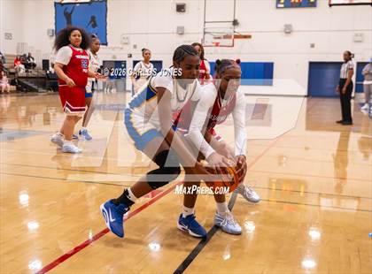 Thumbnail 2 in George Washington Prep @ Crenshaw photogallery.