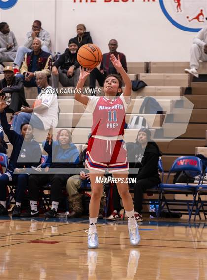 Thumbnail 3 in George Washington Prep @ Crenshaw photogallery.