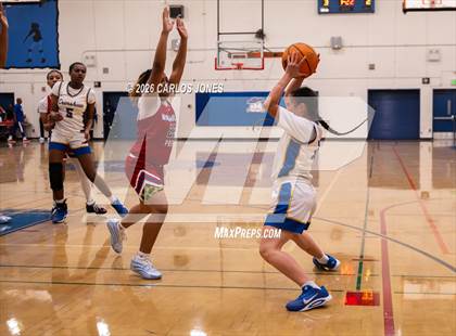 Thumbnail 2 in George Washington Prep @ Crenshaw photogallery.