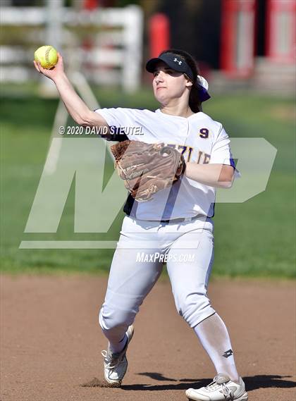 Thumbnail 1 in Lassen vs. Foothill (Pleasant Valley Tournament) photogallery.