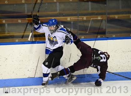 Thumbnail 2 in Brookfield/Bethel/Danbury vs. East Catholic (CIAC Division II Semifinal) photogallery.
