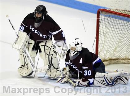 Thumbnail 2 in Brookfield/Bethel/Danbury vs. East Catholic (CIAC Division II Semifinal) photogallery.